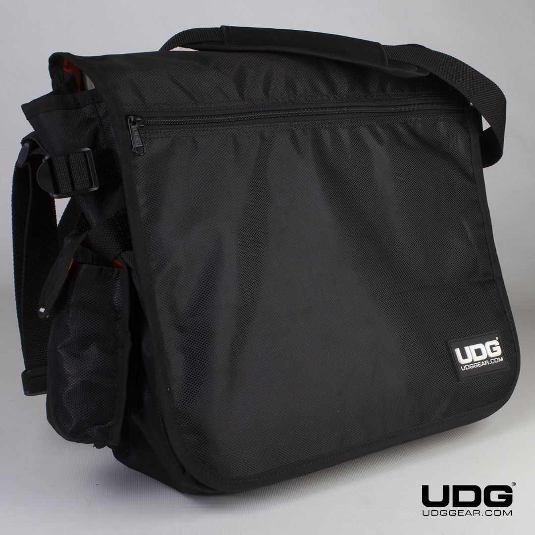 udggearcom's tweet photo. The CourierBag holds approximately 40 records or an Audio Interface + cables, and it is a perfect bag for those who like to travel light.

#UDG #UDGGEAR #CyberFarm #4Sound #UDGDenmark #Deejay #Producer #DJLIFE #UDGonTheRoad #DJonTour #courierbag #serato #Rekordbox #TraktorDJ https://t.co/GtFjf5m4FX