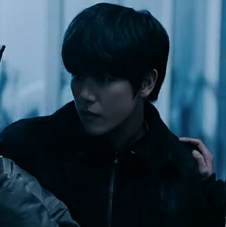 can't get over how good jibeom looks in the teaser