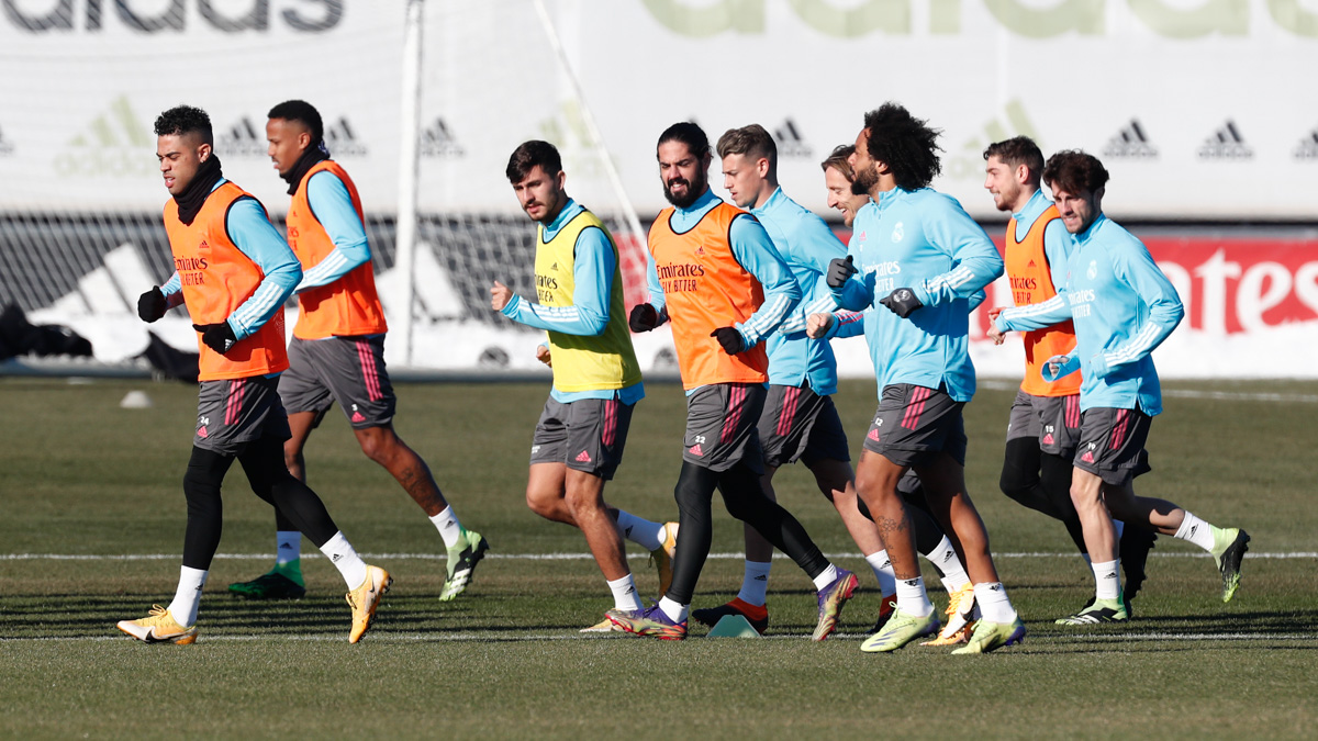 ☀️💪 Training in the sun at #RMCity!
#MondayMotivation
