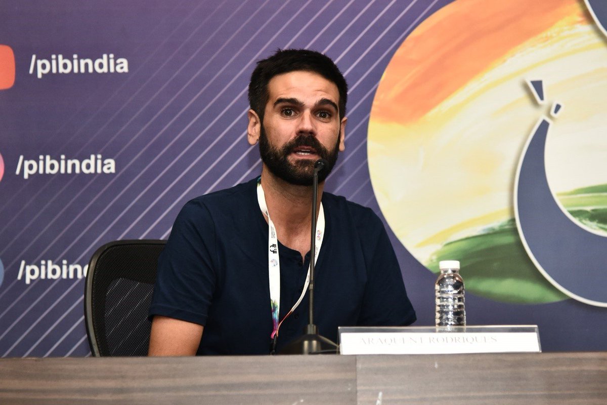 pibvijayawada's tweet photo. #WindowBoy Would Also Like to Have a Submarine is about the frustrating yet liberating feeling of understanding that there is nothing else but what we are surrounded by: Director Alex Piperno at #IFFI51
▶https://t.co/l6SoTEcd1g https://t.co/MwGPYAShTg
