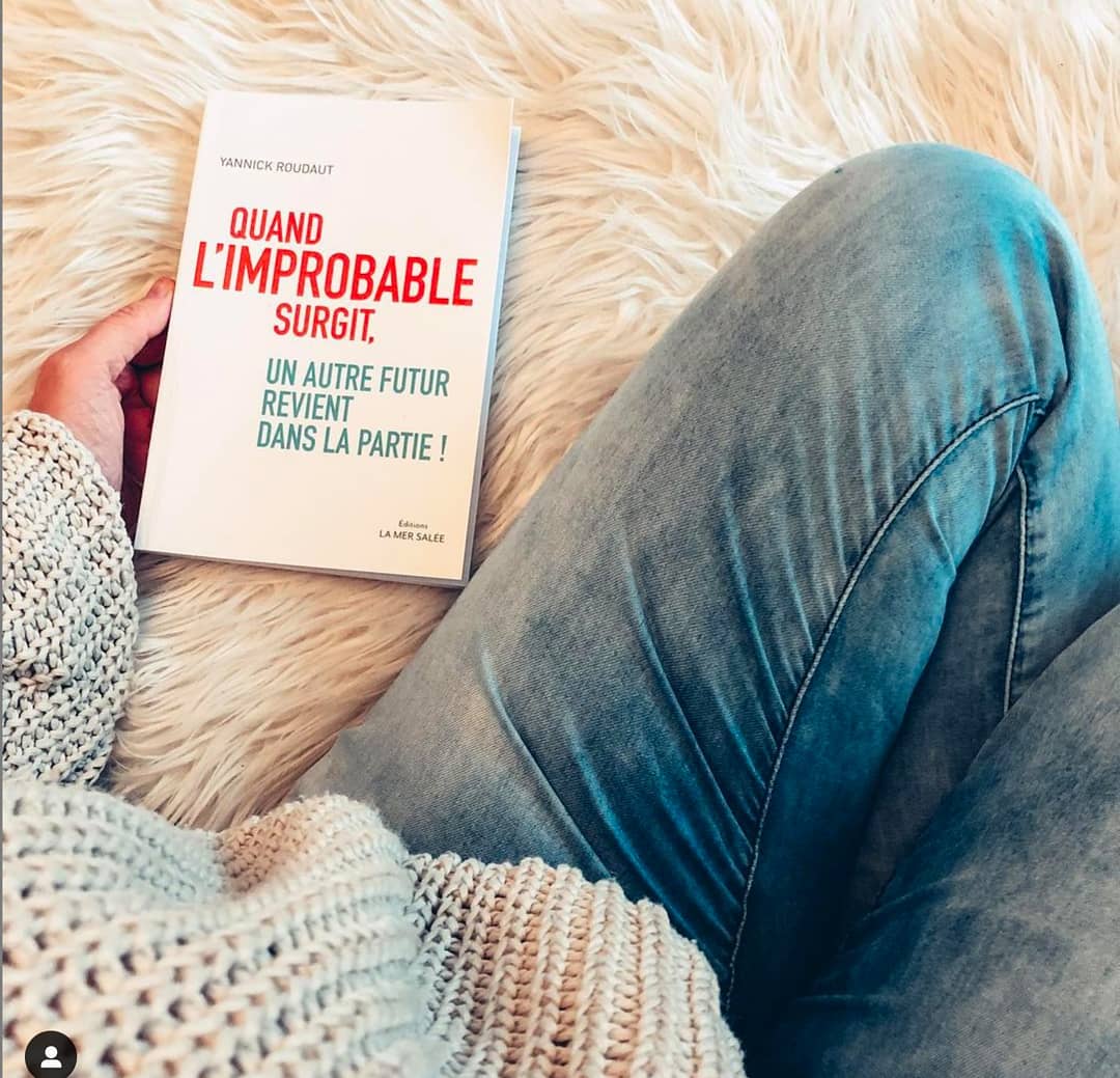 lamersalee's tweet photo. Courrier de lectrice ⭐️ Quand l’improbable surgit ⭐️
« Embarquement immédiat pour 2050 🚀 … ce livre m’a vraiment ouvert les yeux... » #limprobable #linattendu #mondedapres #bifurcation La lucidité ne peut pas conduire à la fatalité ... Essai @YannickRoudaut https://t.co/6X6AWd3rx4