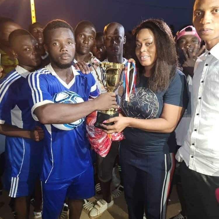 agneskatikonate's tweet photo. TOURNOI DE MARACANA "SYLVIE KPREKPRE" A FRESCO

Placé sous le signe de la cohésion sociale, le tournoi de Maracana doté du trophée "SYLVIE KPREKPRE" a connu son dénouement le week-end dernier, à l'issue de la finale qui a opposé deux grandes équipes de la ville de Fresco. https://t.co/XgUExcx3rm