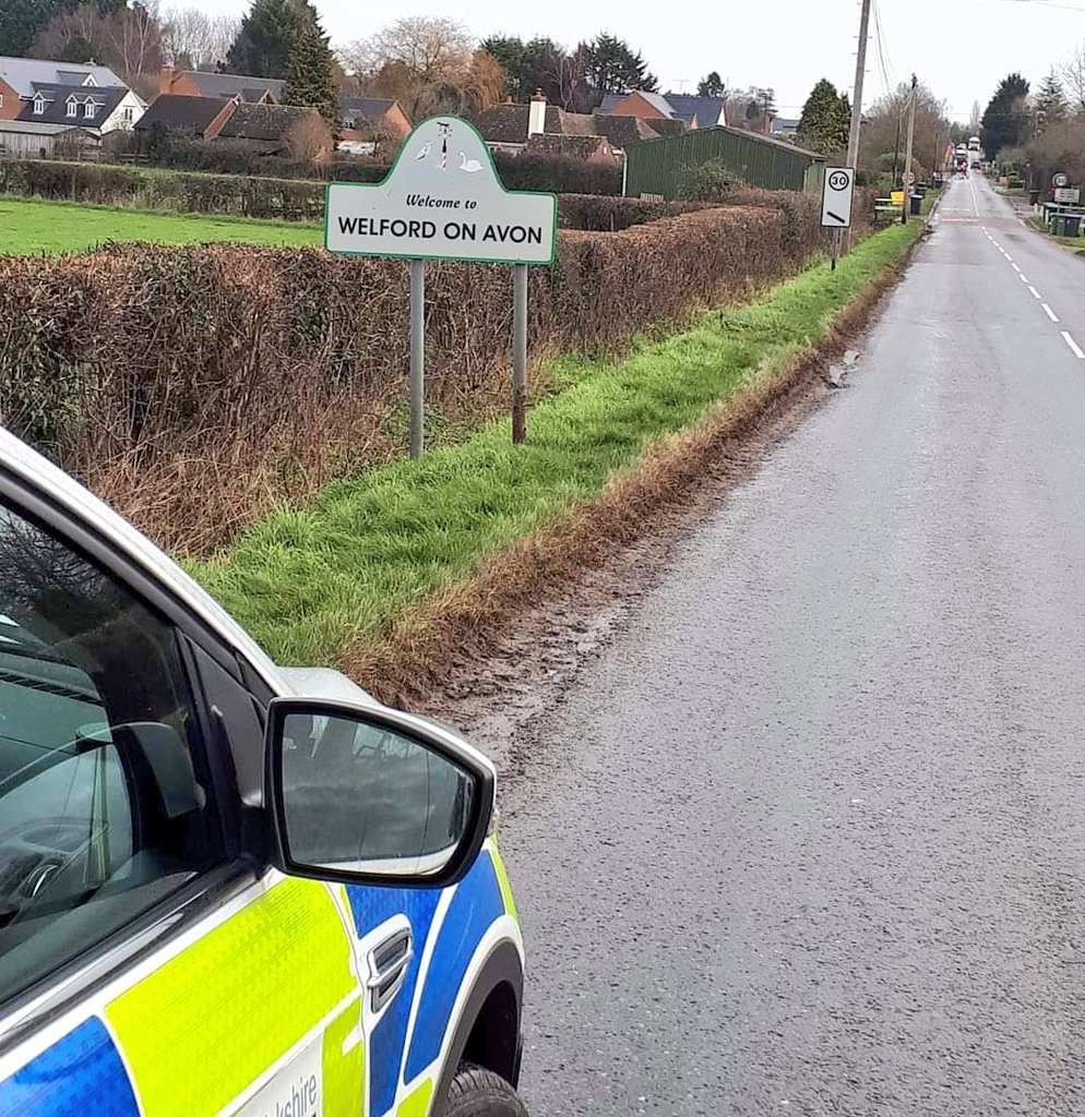 AlcesterCops's tweet photo. On patrol in our Rural Communities this morning. #ruralpolicing #alcestersouthsnt #essentialjourneysonly #covid19 #staysafe ^6111 https://t.co/PEv4ziacw1