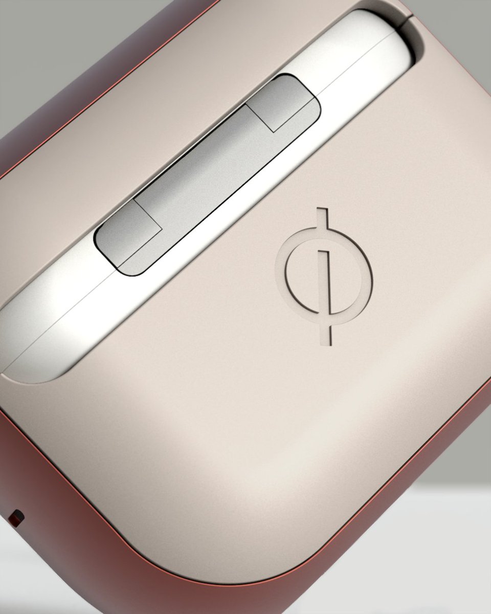 atom_studios_'s tweet photo. Elevate your AirPods Pro with a beautifully minimal #aluminium case, designed with convenience in mind.
A unique flat base design stands up for easy access to your AirPods.
#AirPodsPro #Design #AppleAccessory https://t.co/uiLwANNwRy