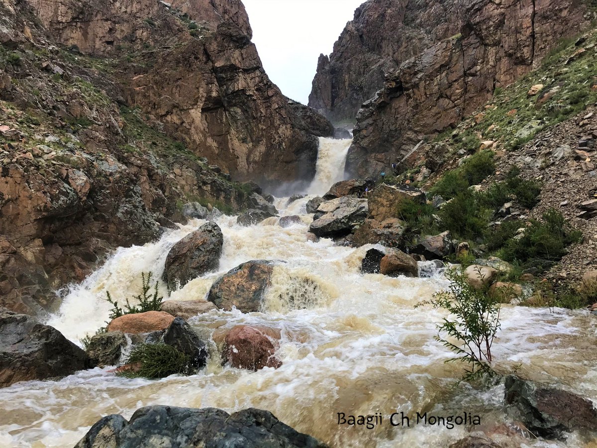 Гоожуурын хүрхрээ.
Увс аймгийн Ховд  сум.
#хоггүйаялцгаая