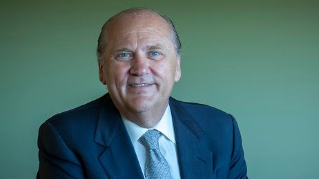 SomosCAEA's tweet photo. Lamentamos el fallecimiento de José Moya, todo un referente del mundo empresarial, presidente de Persán, entidad colaboradora de @SomosCAEA Nuestro más sentido pesar, muestras de condolencia y apoyo a su familia @ConchaYoldi @FundPersan Descanse en paz. https://t.co/rv6Ic8A9Jc