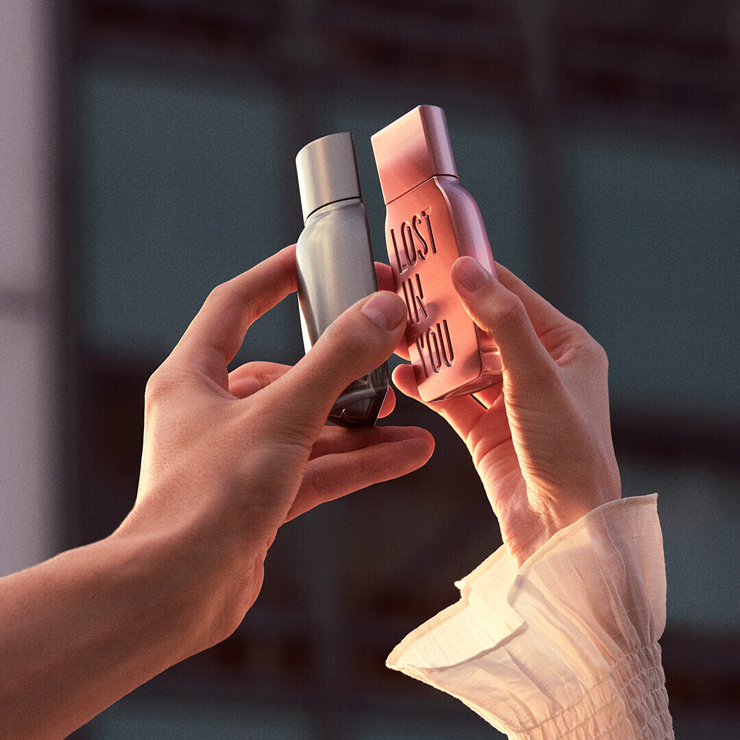 Happy_Ponies's tweet photo. Lost in You Eau de Parfum is specially designed to capture the thrill of uncontrollable passion 🔥 DM me for more info! 
#Perfume #Fragrance #ValentinesDay https://t.co/lM9vQ23zgi https://t.co/NpMdWHxecB