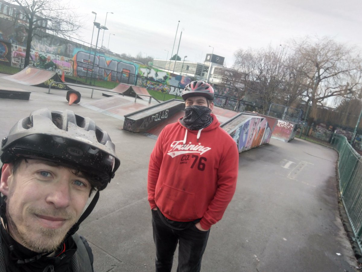 StephenMoreton3's tweet photo. Great ride with me old mucka Stuart this morning ๐
Wall rides, Stair descents & a pump track thrown in for food measure ๐
#mtb #exercide #outdoors #cycling #fitness #FitnessMotivation https://t.co/K1mdYCdeiO