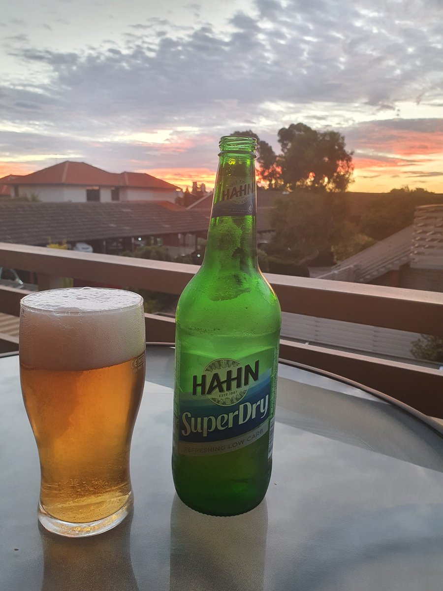 scotty_thomo's tweet photo. Beer & Perth City appreciation post
#Perthlife #Hahnsuperdry #KingBrown #Daysoff #gothead https://t.co/1XVrpEUPNr