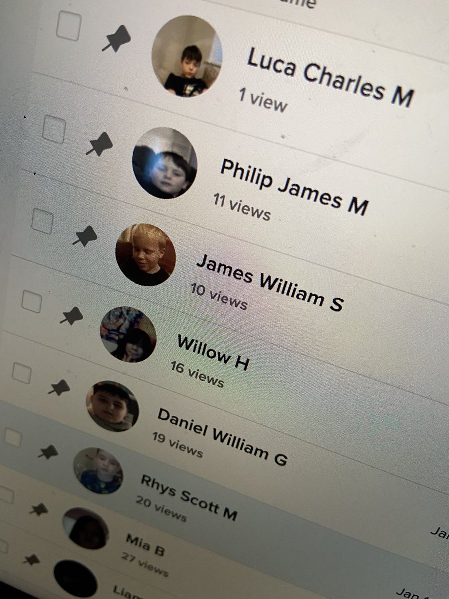 tillyps's tweet photo. P5/4 and P5 using #flipgrid to respond to our class novel...Fing by @davidwalliams. Learners recording video responses (our likes, puzzles, patterns/connections) 📚 📖 and collaborating with others remotely #LockdownLearning #reading @ClacksDigital #digitaltilly https://t.co/L0cYDB8yhg