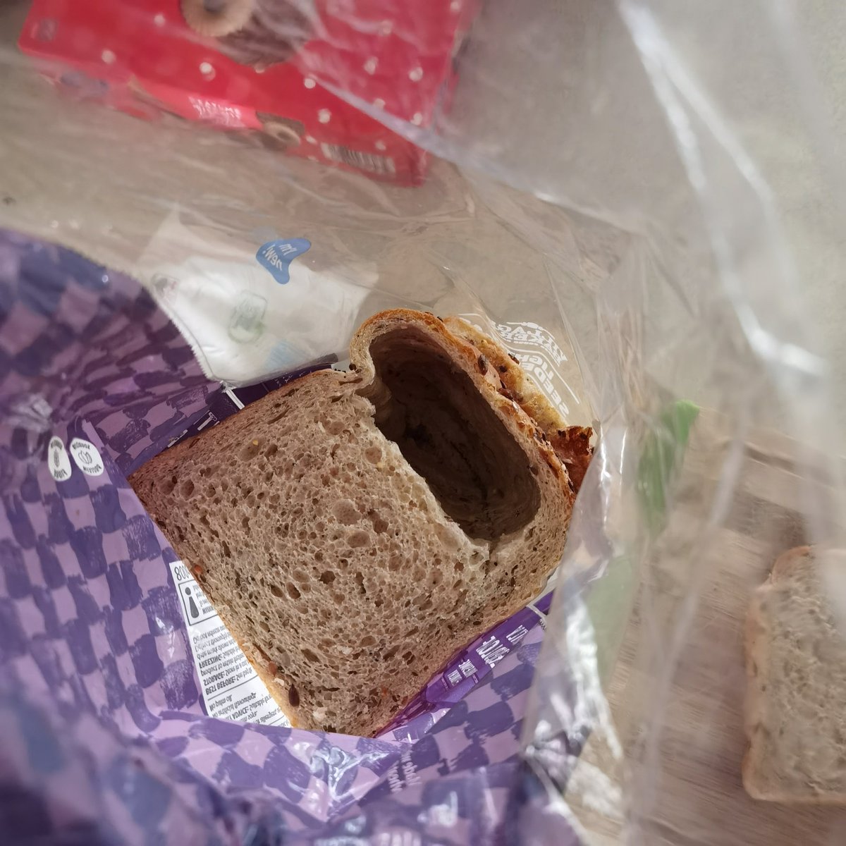 JacobStone1's tweet photo. @AldiUK just checking if all your bread comes this way? #halfaloafdown 😂 https://t.co/A5QvapsukB