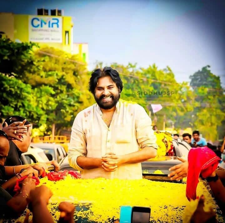 Compilation of janasenani pics **Thread** ------>>>>> (Offline pics) @PawanKalyan 