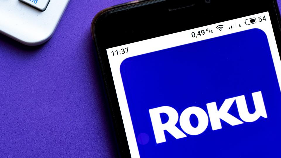 Forbes's tweet photo. What must Roku do to justify its lofty share price? Here’s an idea: https://t.co/vo4YxPOvsv https://t.co/LIZQlmzZPr