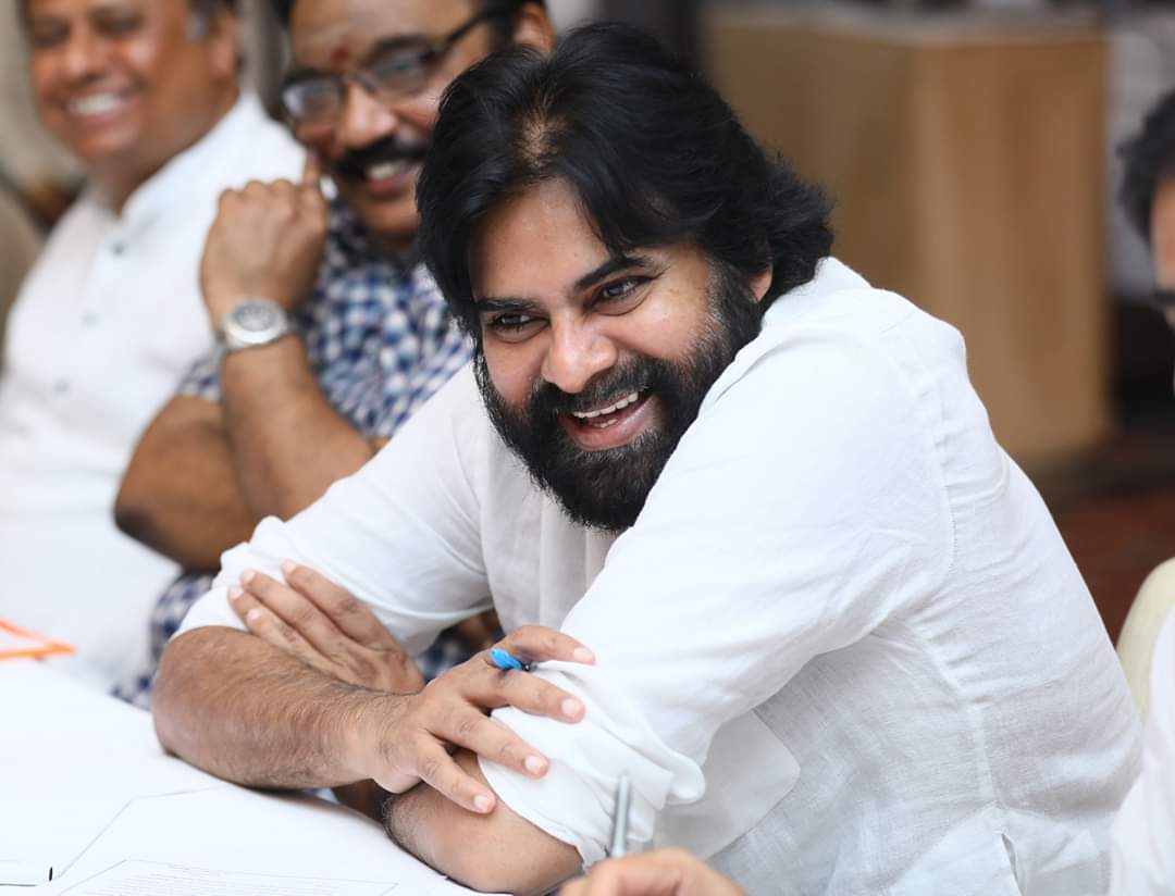 Compilation of janasenani pics **Thread** ------>>>>> (Offline pics) @PawanKalyan 