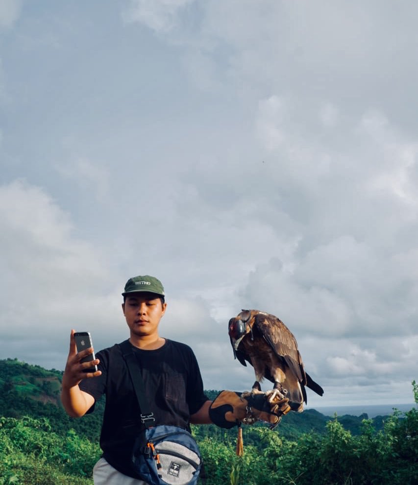 GilidJulian's tweet photo. Sebener nya gue takut fotoan sama dia nih, sumpah gue takut banget, takut nya ntar gue di patokk https://t.co/UnL4Vo5VwG
