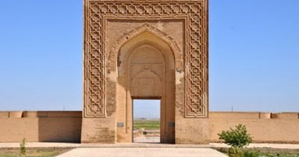 Caravanserais were key for the development and success of the trade routes. A safe place for travellers that combined the functions of a storehouse, inn and even fortress. Unfortunately, not many remain in Central Asia. Let's explore the region's finest examples  1/7