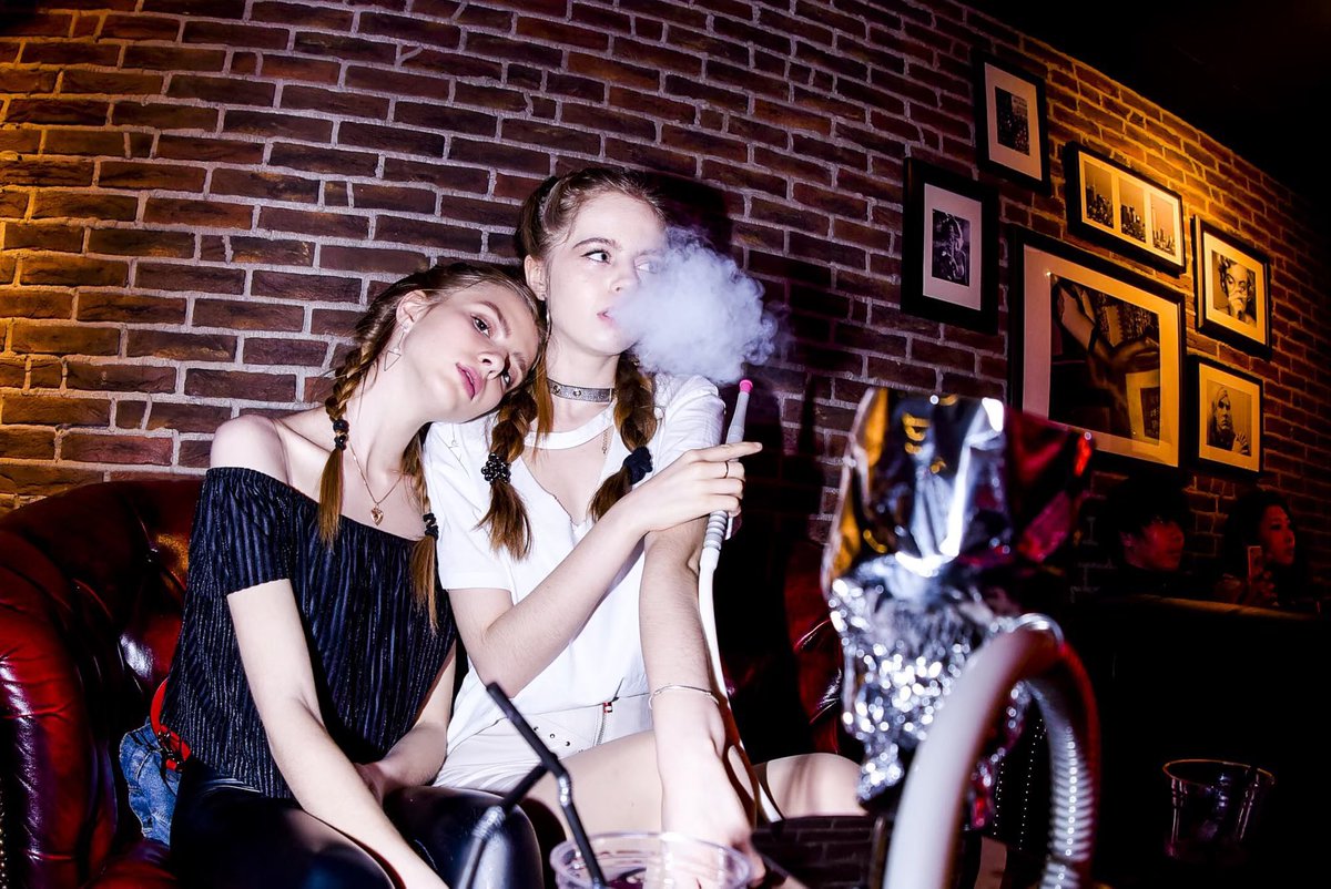 本日もsevenHOUSE営業してます！

   OPEN  21：00~05：00

 drink ¥500~

本日も沢山の御来店お待ちしてます🙇‍♀️

#Sevenhouse
#allstripe
#musicbar
#osaka
#bar
#photospot