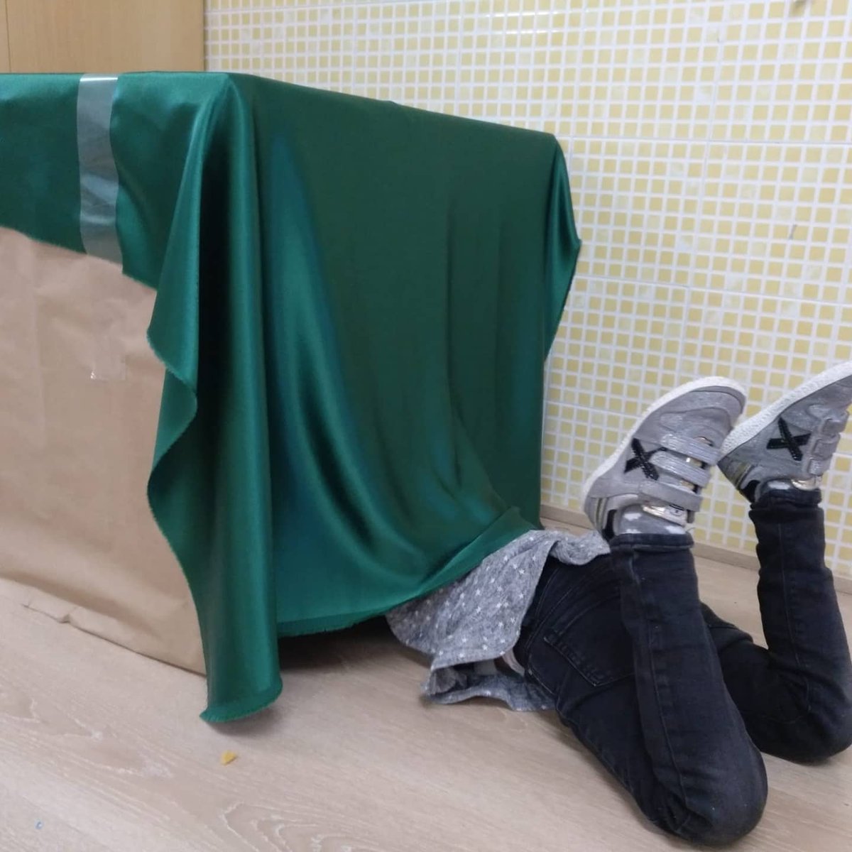 epiasabadell's tweet photo. RACONS MÀGICS!
Qualsevol raconet de l'aula és una oportunitat per investigar, preguntar-nos coses, experimentar, deixar volar la nostra imaginació i seguir creixent. A P4 ha aparegut aquesta cova on a dins està ple coses màgiques...
#P4PIASABADELL
#infantilpiasabadell https://t.co/0mjQRMaX24