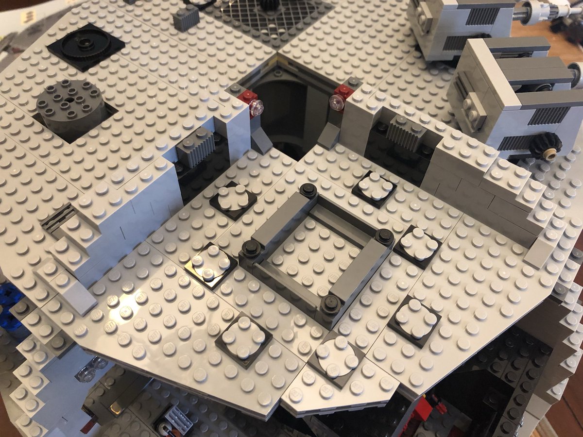 We have to build up the final wall sections. They’re not very high but there’s a lot of thin plates. When it’s done, this section gets a conference table, 7 chairs, and I guess two coffee stations?  #LEGO  