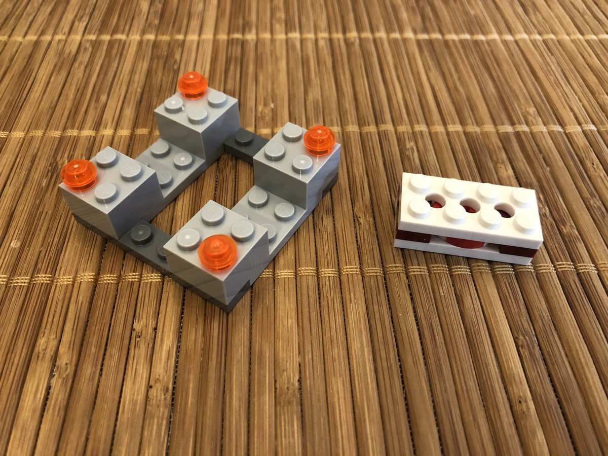 Before we decorate that room, we have an assembly to make that involves a string. Took me a while to figure out what it is, maybe it’s easier with photos.  #LEGO  