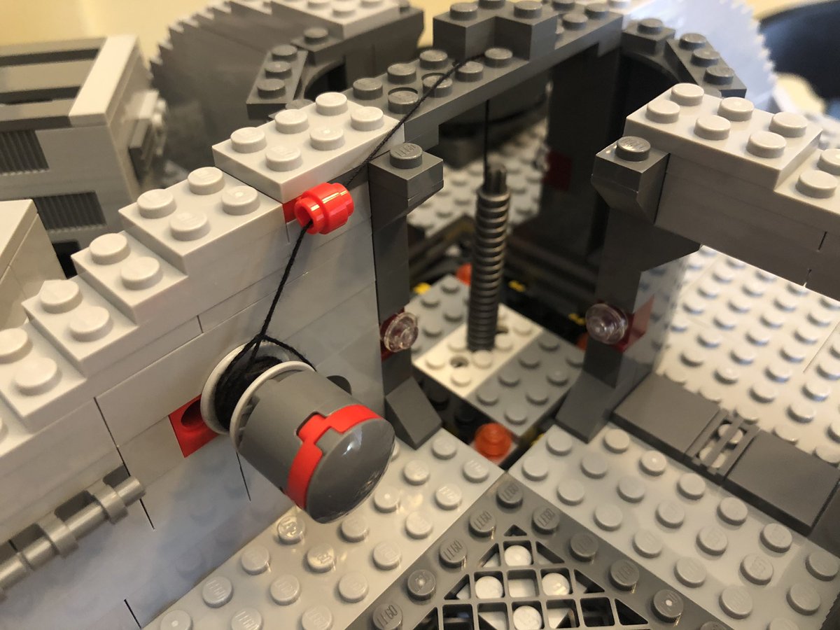 It’s an elevator! It can be raised and lowered from top to bottom, though it’s not that practical for me since you can hardly reach it with adult hands except on the top and bottom floors. Still cool!  #LEGO  