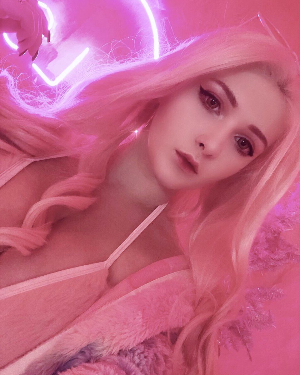 I love pink 💖 Get this set on my Patreon 💅🏻 https://t.co/fAWl2fbzZP