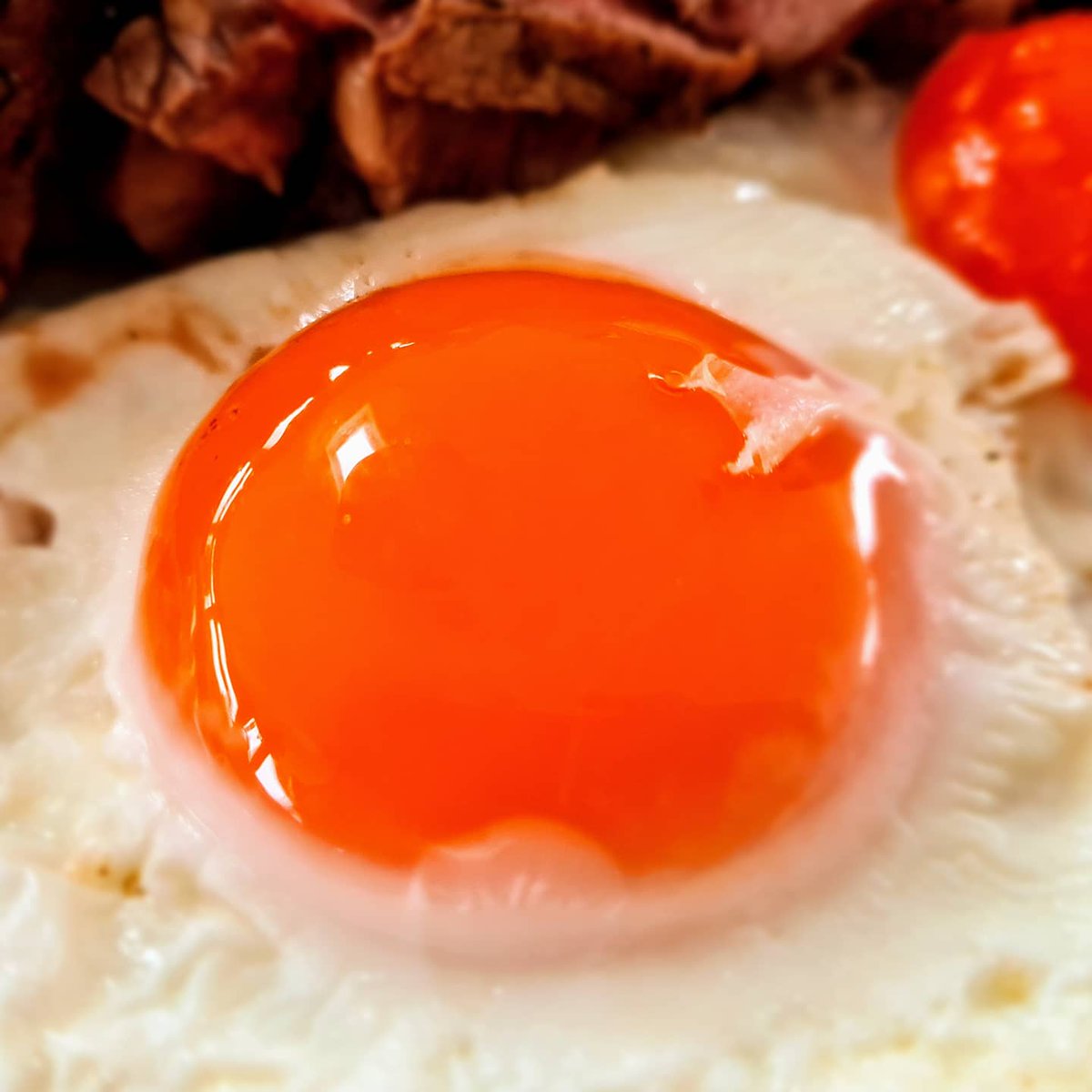 January self experiment  #carnivore  #Organuary day 18Gorgeous lunch!  Surf & turf directionChicken livers & small amount of stilton, steak, eggs, sea bass, sea salt #intermittentfasting  #lowcarb