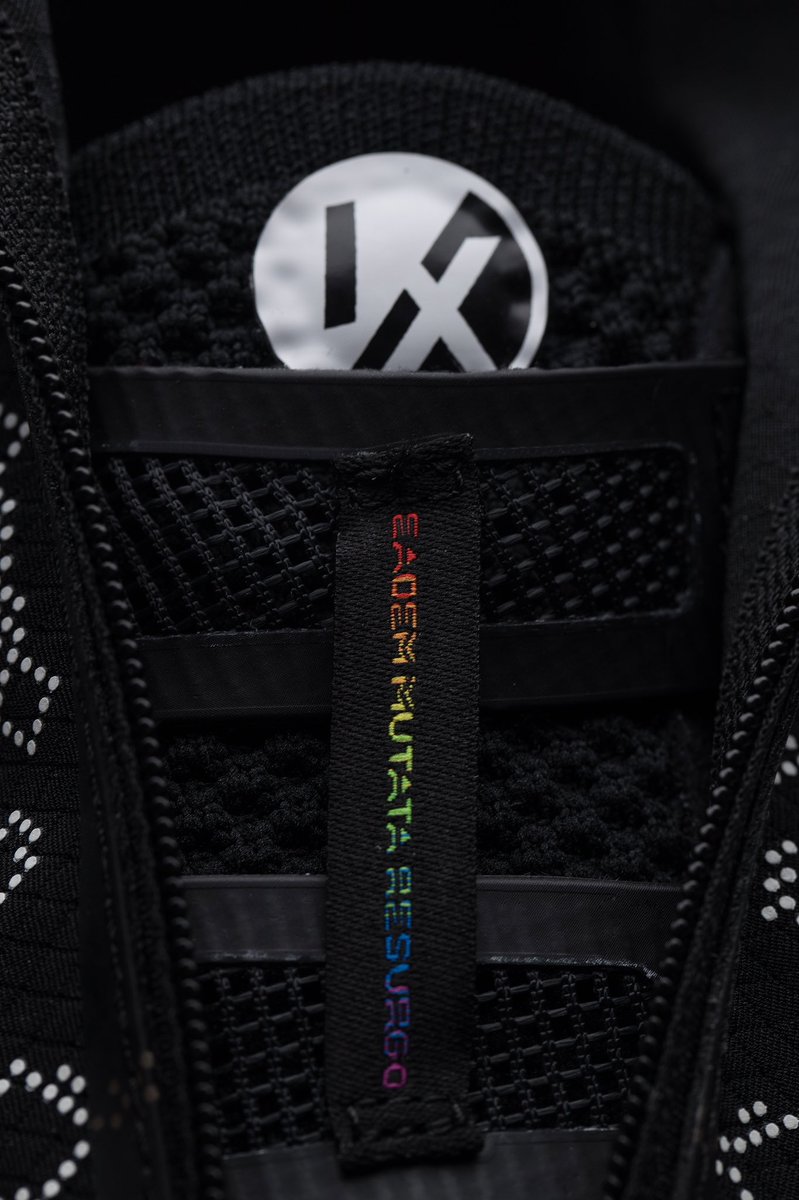 WayofWade's tweet image. Introducing the Way of Wade 9 Infinity.

A futuristic approach to basketball footwear, challenging design and technology. The molecular motif seen throughout the shoe is representative of starting from scratch, seeing infinite possibility in the future.

#WOW9 #MakeYourOwnWay