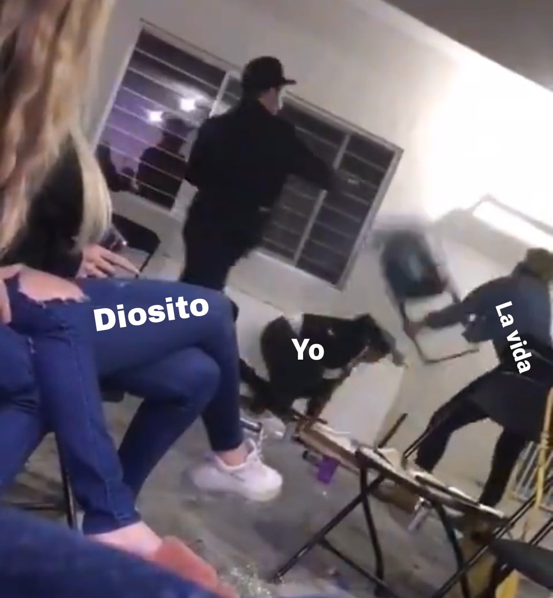 CandyBabyCat's tweet photo. @fabriziohno @manumanito Perdón, pero le completé el meme...
😅😅😅😅 https://t.co/OxpllaRqco