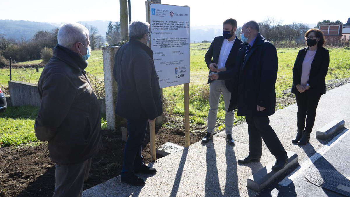 ConcelloMino's tweet photo. 🔹O alcalde do @ConcelloMino, @Mvfaraldo, visitou xunto ao delegado territorial da @Xunta, @gonzalotrenor, o corredor peonil de #Viadeiro, unha actuación moi demandada polo Concello que une os núcleos de Outeiro e Viadeiro e dá servizo aos peregrinos do Camiño Inglés. https://t.co/mVGTAEvgr4