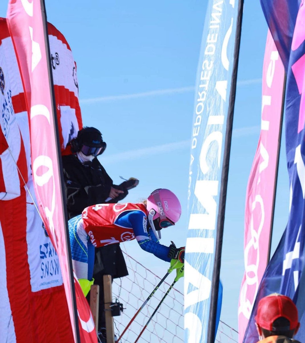 Estos días estamos en #SierraNevada en la 1 Fase Copa España 
Nuestra corredora U14 Lucia Aguirre ha hecho muy buena carrera clasificándose en 12 posición mientras que nuestros otros dos corredores Martina Terrén y Nico Benito no tuvieron suerte y no acabaron  su carrera de U16.