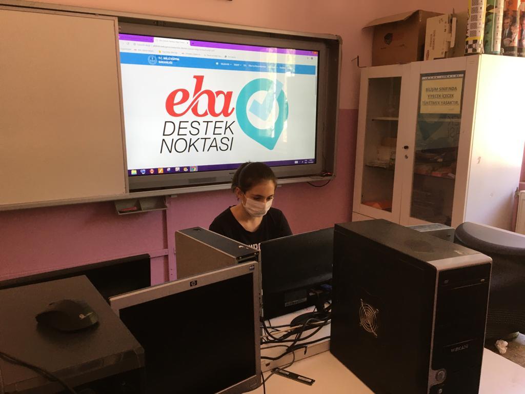 canakciortaokul's tweet photo. Eba Destek  noktamız ile Uzaktan eğitim imkanı olmayan öğrencilerimizin   yanındayız.  #Sarigoldeegitim  @SarigolMEM https://t.co/dbTnvRjek2