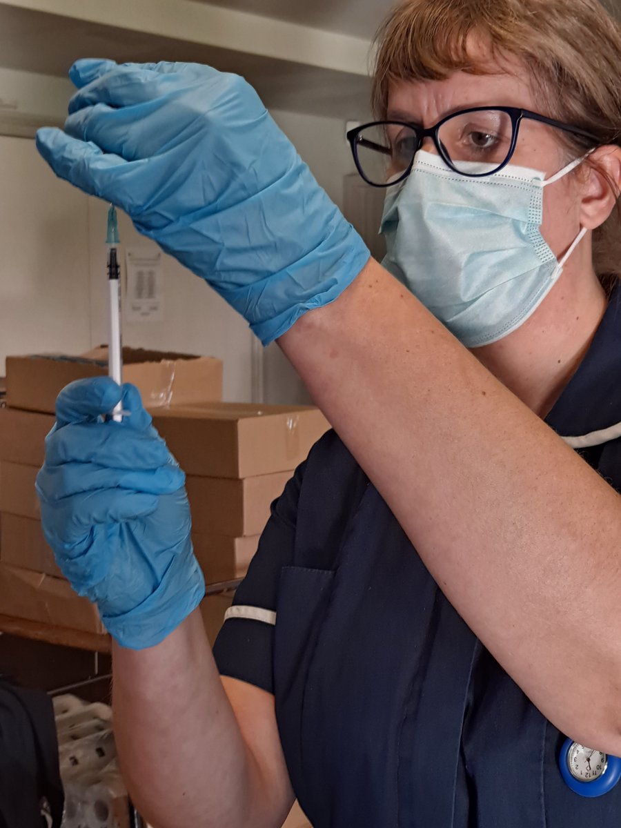 EKHUFT's tweet photo. Huge thanks to @KentCricket for offering The Spitfire Ground as a venue to vaccinate health and social care staff.
The first people were vaccinated today, with hundreds more booked in to get their jab. 
Sophie Hammond was first in the queue - read more:
https://t.co/GHgaSfP3mt https://t.co/EGWrGzjyqr