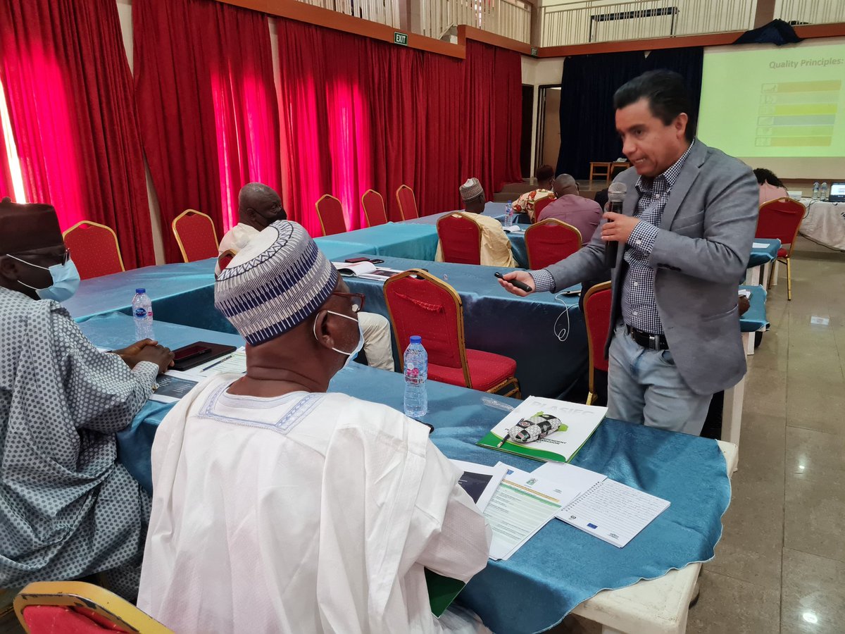 EU_SDGN's tweet photo. Jose Enrique, @ECESeu #LEADQ Expert accrediting facilitator, taking the introductory sessions, objectives of the training, agenda for the workshop, introduction to LEAD-Q and its terms and definitions at the training for SIECs
#EU4DemocracyNG
@EUinNigeria @YIAGA @PLACNG https://t.co/b73h4ugi7K