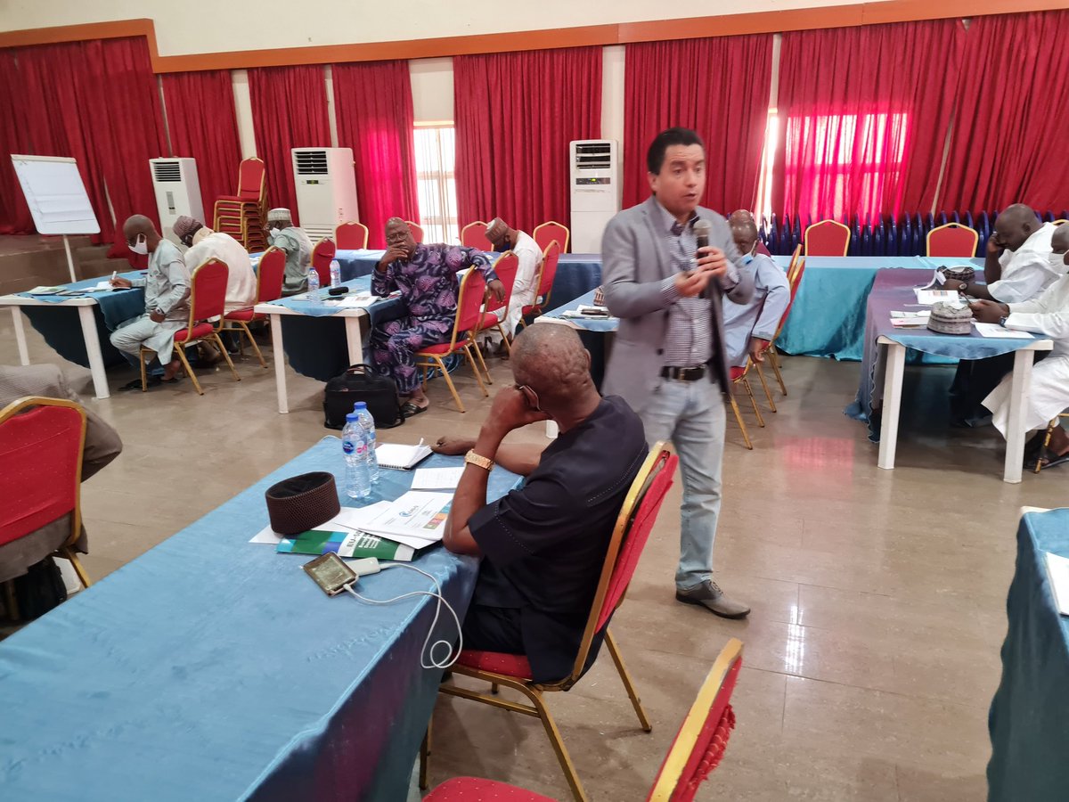 EU_SDGN's tweet photo. Jose Enrique, @ECESeu #LEADQ Expert accrediting facilitator, taking the introductory sessions, objectives of the training, agenda for the workshop, introduction to LEAD-Q and its terms and definitions at the training for SIECs
#EU4DemocracyNG
@EUinNigeria @YIAGA @PLACNG https://t.co/b73h4ugi7K