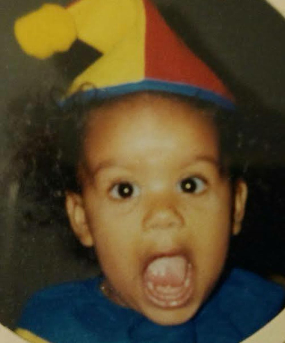melissa_reed_'s tweet photo. Happy 22nd Birthday @SaaaraahMorgaan !Although ‘some’ may consider you an adult, you will forever be my sweet baby girl. ❤️ I love you to the moon and back and a 1000 times around. 🎂🎊🎉 https://t.co/Hr7zxY1tFC