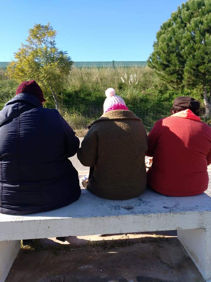 FundacionSASM's tweet photo. 👏👏👏 la millor forma de relaxar-nos!
La vivenda tutelada de dones gaudint d'un passeig a l'aire lliure pel #Xuquer. #salutmental @AjuntamentSueca @GVAinclusio @GVAsanitat https://t.co/4CR8pSVyV5