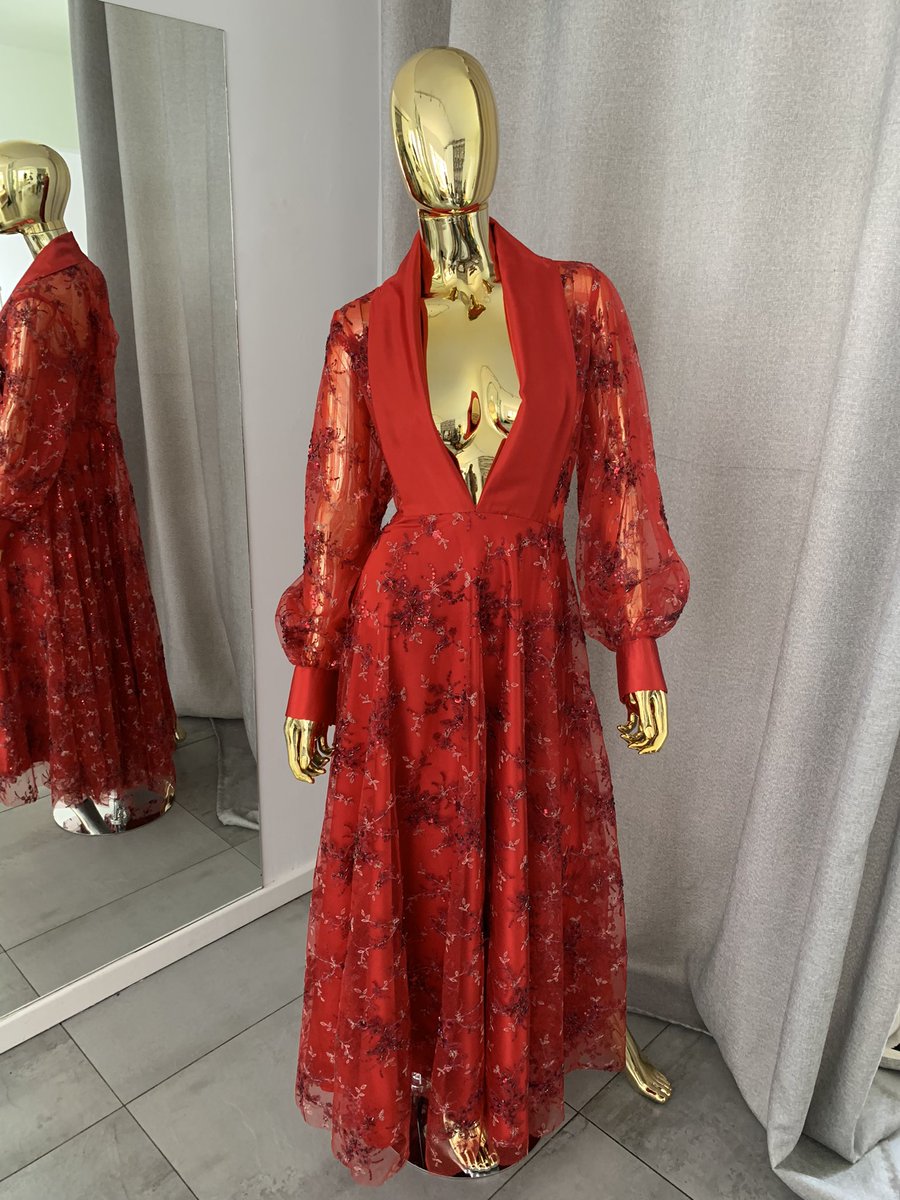 byLeo84's tweet photo. An absolute fav 😍😍😍 custom made lace and satin dress.

#SummerLoading 
#MzansiSummer
#AfricanHats 
#TailorMade
#MatricDance

Call or WhatsApp (SA)
Chaz on 082 381 4308 
Orton on 078  346 5738 https://t.co/J6z5GpiP9a