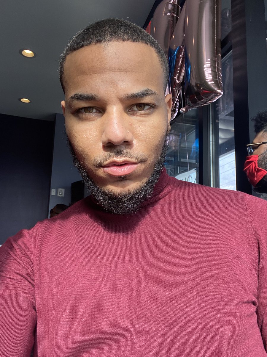 TheRealCzezre's tweet photo. No need to compete when youโre ya own competition #SundayFunday #SundayBrunch #MCM #Atlanta #yourfavoritecop #policeofficerbae #blackboyjoy #dadoll #theglowisreal #smizing #itstheeyesforme #alwayssittingpretty my motherโs child๐๐ https://t.co/yFfg5c6ehE