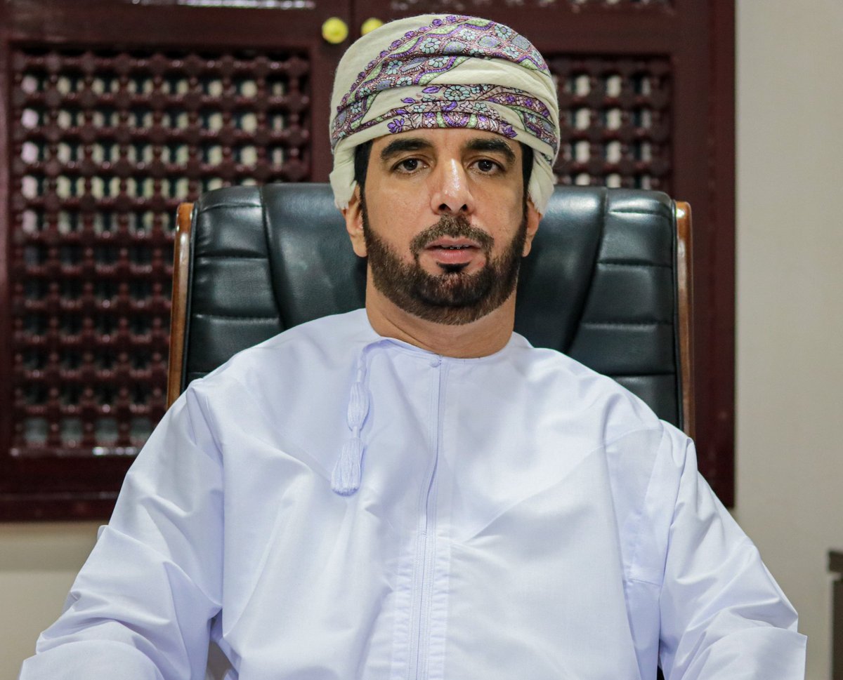 #شكرا_متقاعدي_التربية_والتعليم
الأستاذ عيسى بن حميد الشبلي
من عام ١٩٩٥م بدأ مسيرته التربوية معلم إبتدائي ثم مساعد مدير فمدير مدرسة بمحافظة الوسطى ثم رئيس قسم العلاقات والإعلام التربوي فنائب مديرإدارة التربية بالوسطى ثم نائب مديردائرة المشاريع والخدمات للخدمات بتعليميةشمال الباطنة