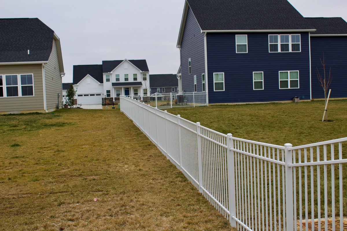 BellBrookFence's tweet photo. We loved this project in Spring Valley!  48" High Elite Fence Products  EFF-20 Aluminum in White really pops in the backyard.  And the matching white, self-closing gate hardware from D&amp;D Technologies USA completes the look. https://t.co/oyYHmewkgp