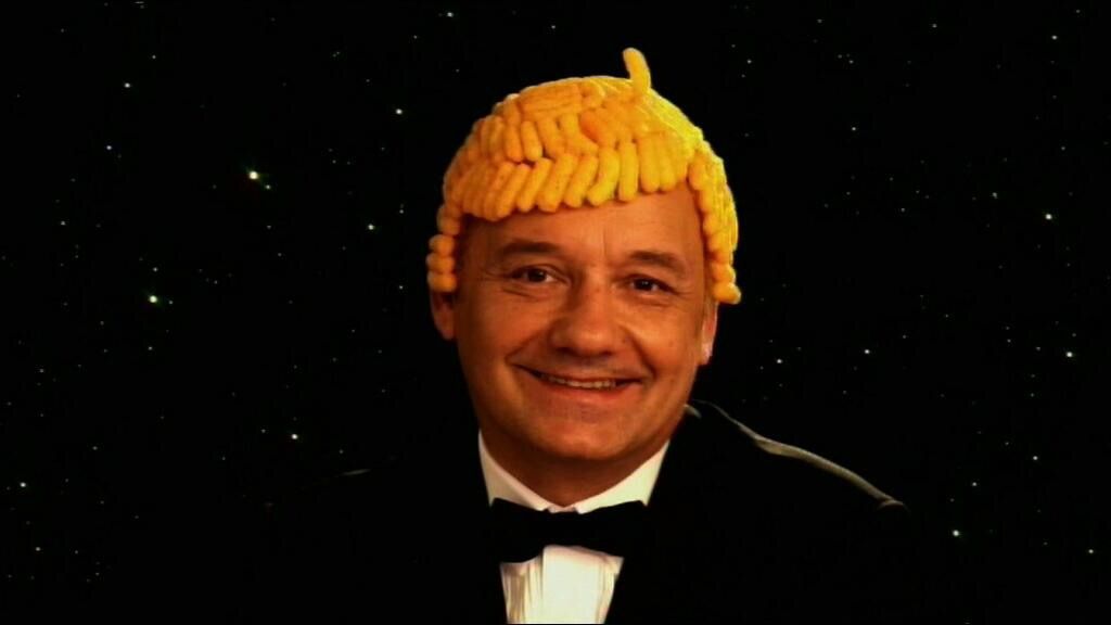 The best use of Wotsits ever! 😂😂😂#wotsits #bobmortimer