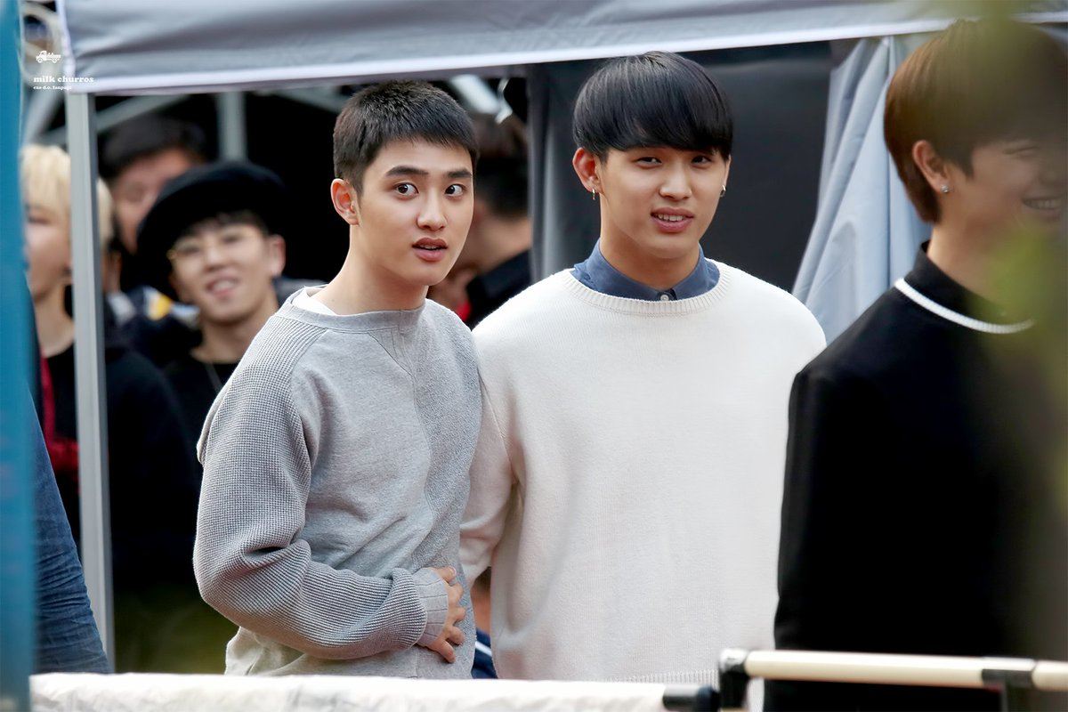 Kyungsoo collecting fine men...D.O, Hongbin, Hyunsik