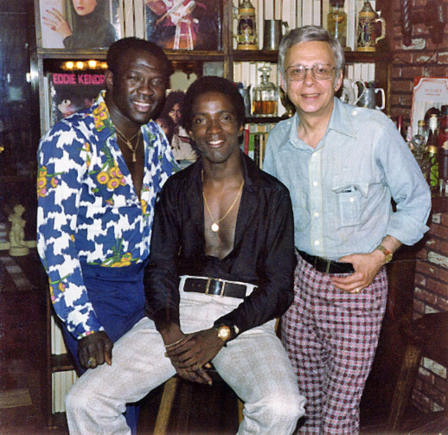 StrollerSam's tweet photo. #EmileGriffith is an actual hero of boxing and #lgbt peeps! He was persecuted by #homophobes during his life and he killed one homophobe in the ring! Wow🙂 Remember #punchanazi 😆 🏳️‍🌈😍🥊#lgbtboxingfans https://t.co/lDeSJUTprP