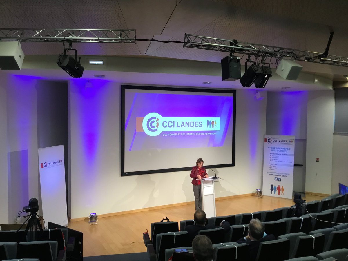 EricDOURNES's tweet photo. Les cérémonies de voeux en mode 100% e-live se poursuivent sur la plate-forme #digievent créée par @CreaSUDCom pour digitaliser les événements de ce début d'année . Aujourd'hui les voeux de la @CCI40 https://t.co/wubQa1ypRp