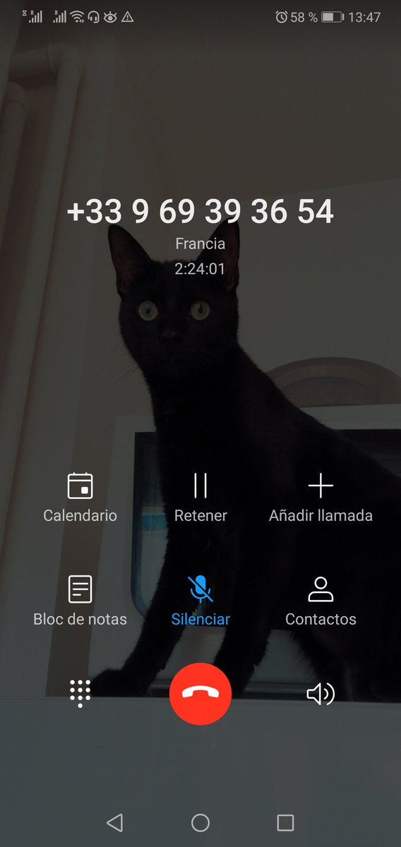 Mariamacua5's tweet photo. @AirFranceFR 2h22 au telephone et toujours pas de reponse. Faut revoir votre SAV!! https://t.co/nmKvdJMJVS