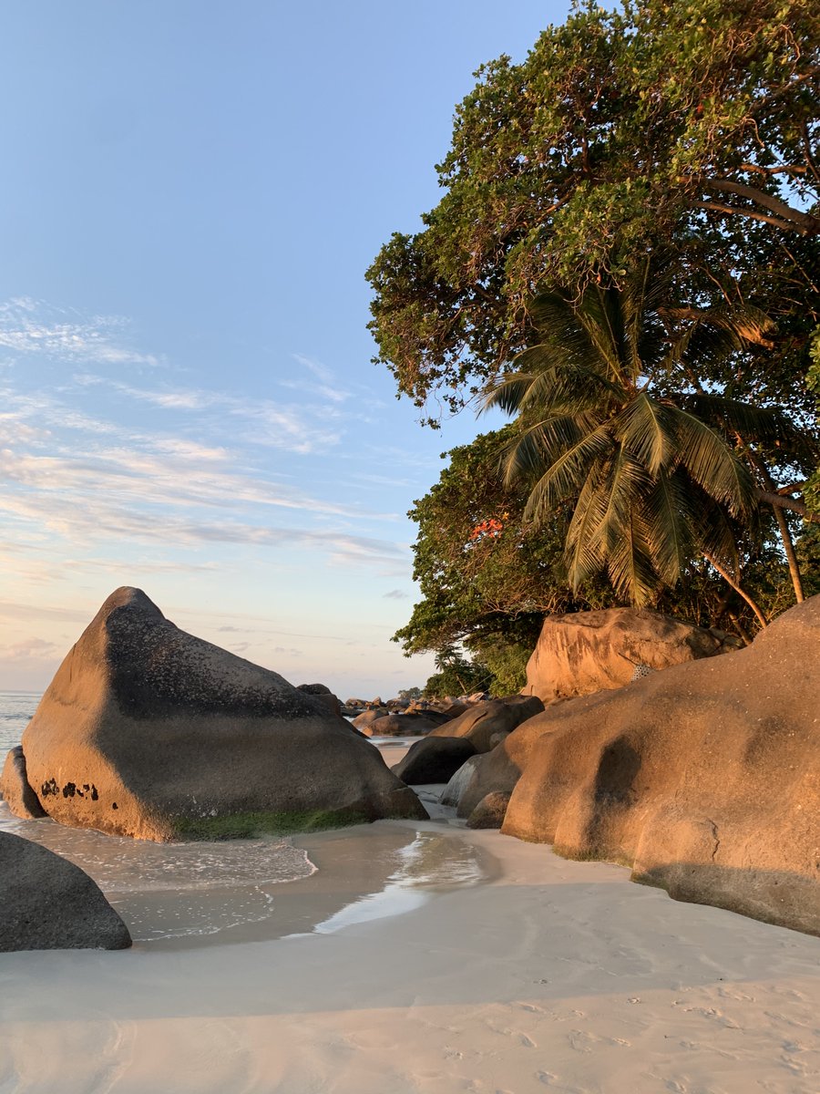 KeepingKerryMay's tweet photo. 5 DAY ITINERARY TO SEYCHELLES 
https://t.co/ptjJ6gxAKT
#Seychelles #Mahe #Travel https://t.co/0KQZGWj0h6
