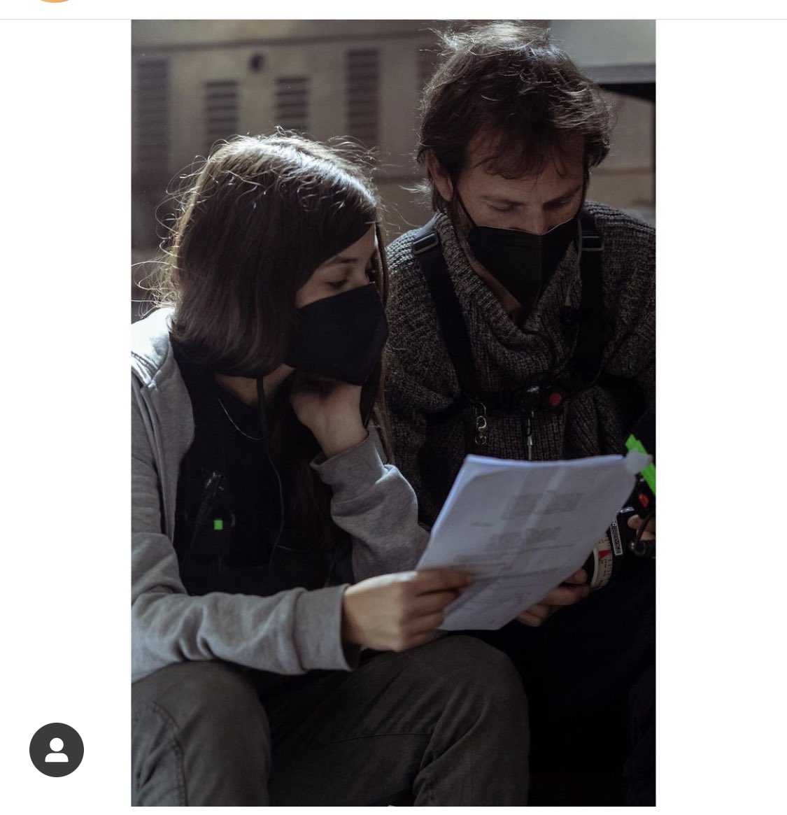 VoRLCDP's tweet photo. LCDP5: Fotos del behind the scenes de la Parte 5 compartidas por Tamara Arranz, foto fija de la serie. Se puede ver rodaje en el estanque de tormentas y en el monasterio. Alguien con Remini que no diga que pone el guión de la foto? 😅#Lacasadepapel #Moneyheist https://t.co/I97taSRnG2