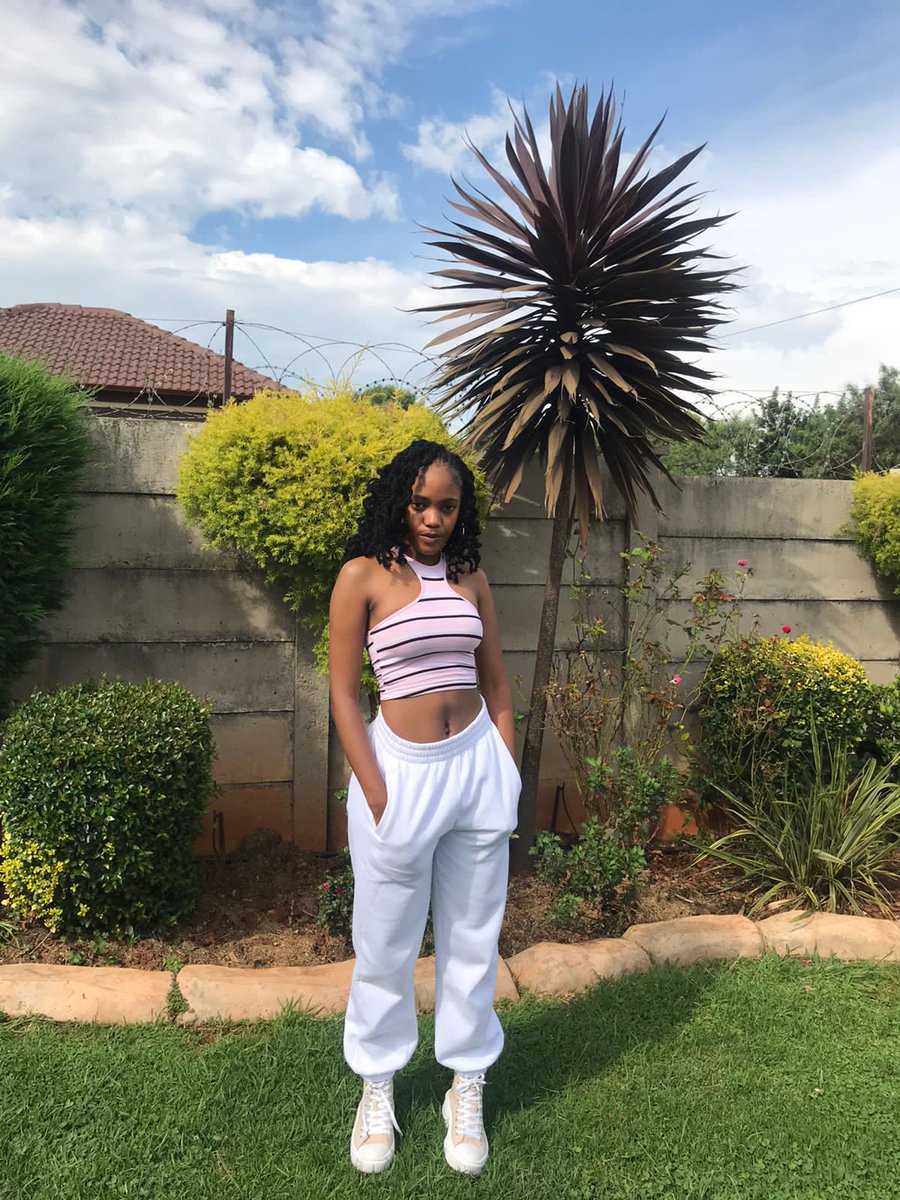 nomnom_za's tweet image. I'm not much of a Twitter person, but happy birthday to myself♥😊