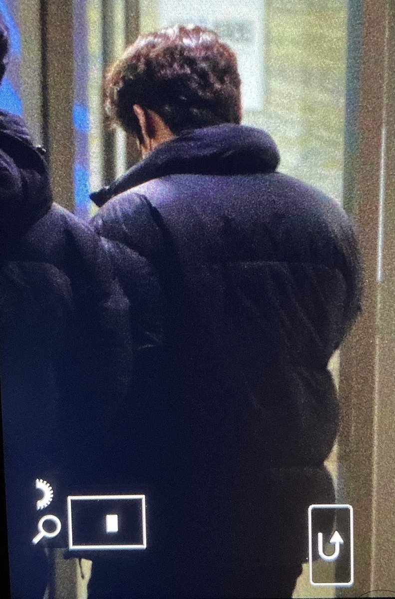 smolsungies's tweet photo. HE PERMED HIS HAIR??? LEEKNOW PUPPYFICATION?? https://t.co/KL8IlydPjs